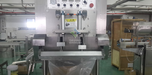 盒裝芝麻醬灌裝封口機